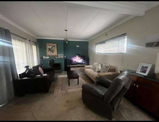 3 BEDROOM PROPERTY TO RENT IN QUEENSWOOD